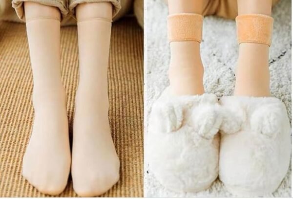 Glus Women's Ankle Length Fleece Socks - Image 4