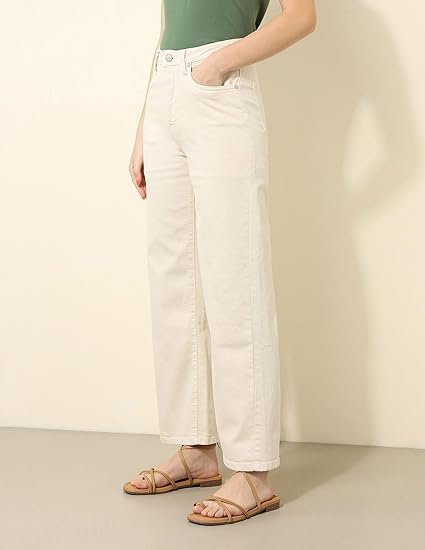 ASSN. Women's Loose Jeans - Image 4
